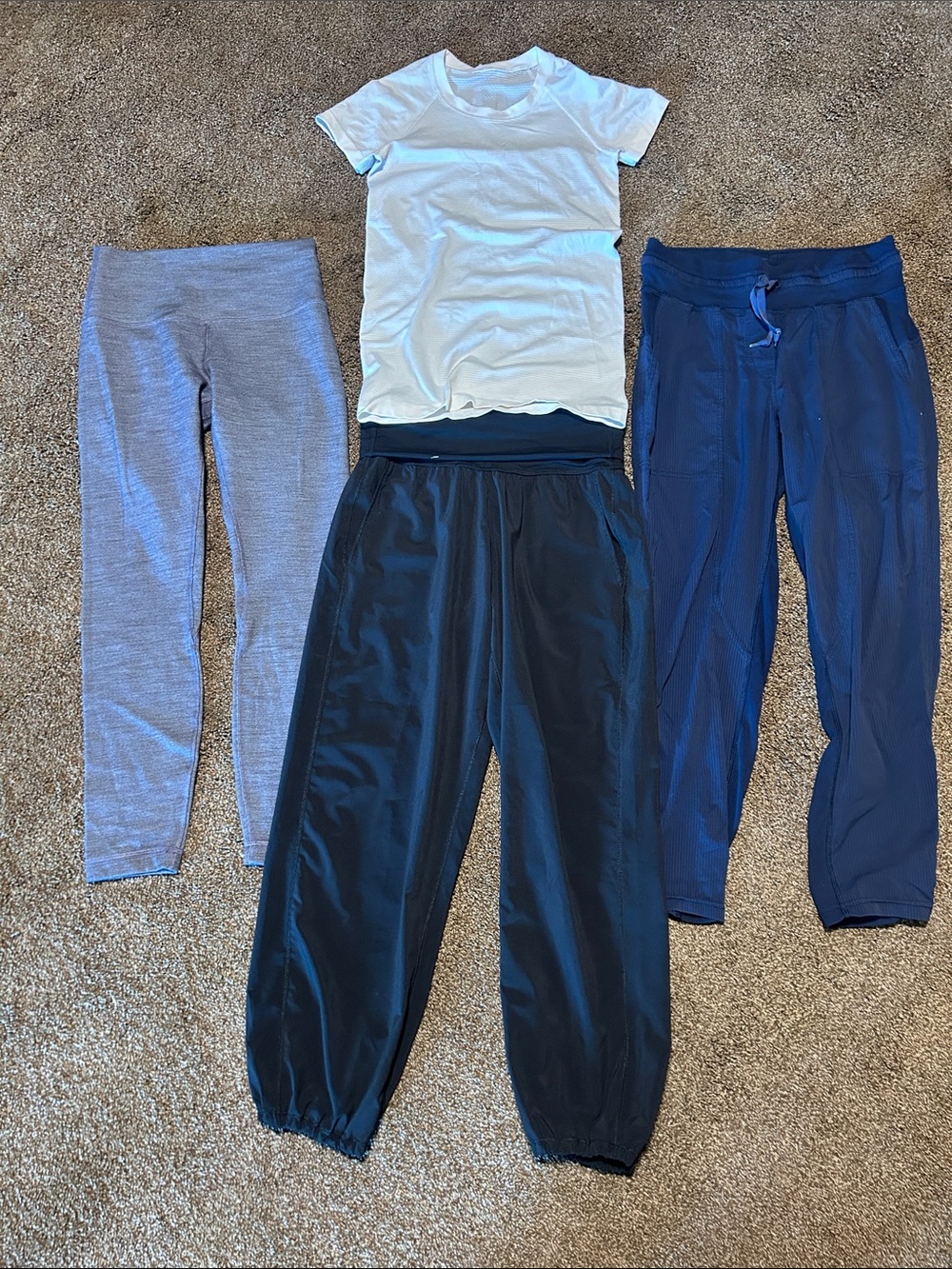 Bundle 4 piece LULULEMON Size 4/6 Leggings Dance Studio Top Small